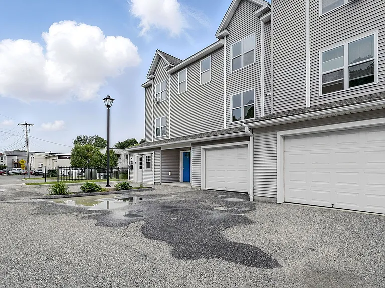 Chestnut Townhomes — Photo 41