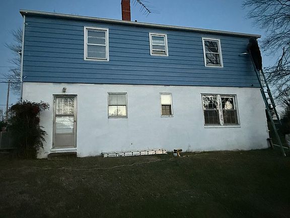 5th image of 1003 Columbus St