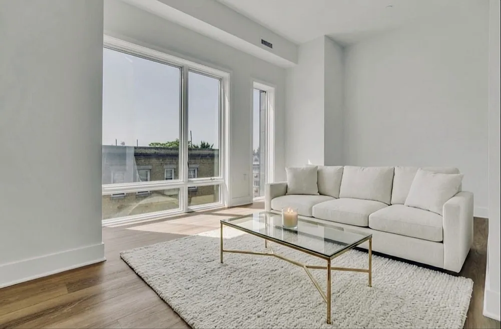 3 bed, 1315 sqft, $5,700 — Photo 2