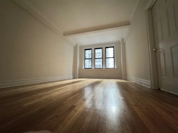 405 East 54th Street image 1 of 12