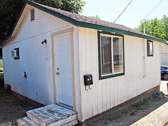 3rd image of 18493 Rozier St