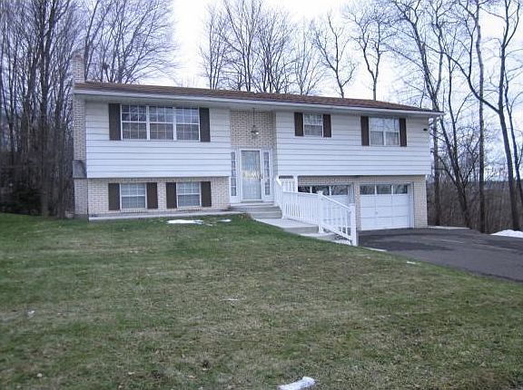 2nd image of 200 Warren St