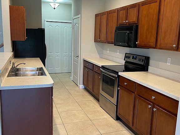 4th image of 2522 Creekside Dr