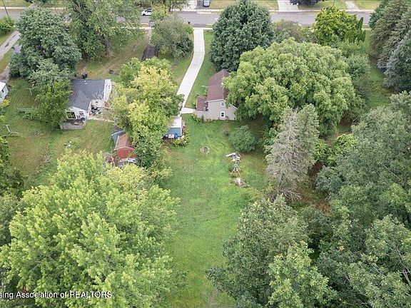 21st image of 1605 Hillcrest St