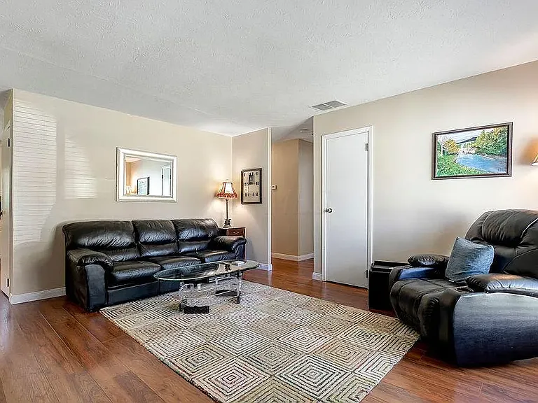 615 Palace Ln — Photo 3