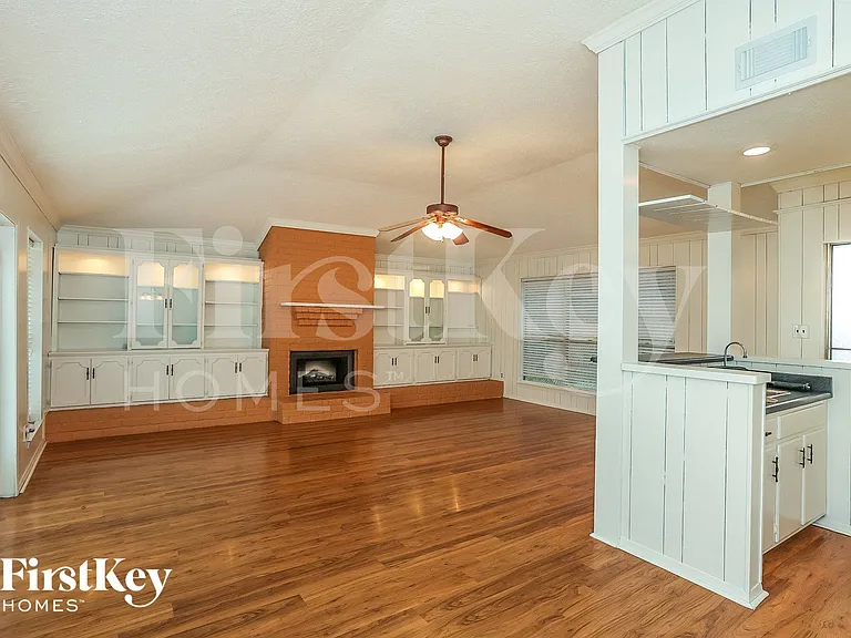 613 W Castle Harbour Dr — Photo 8