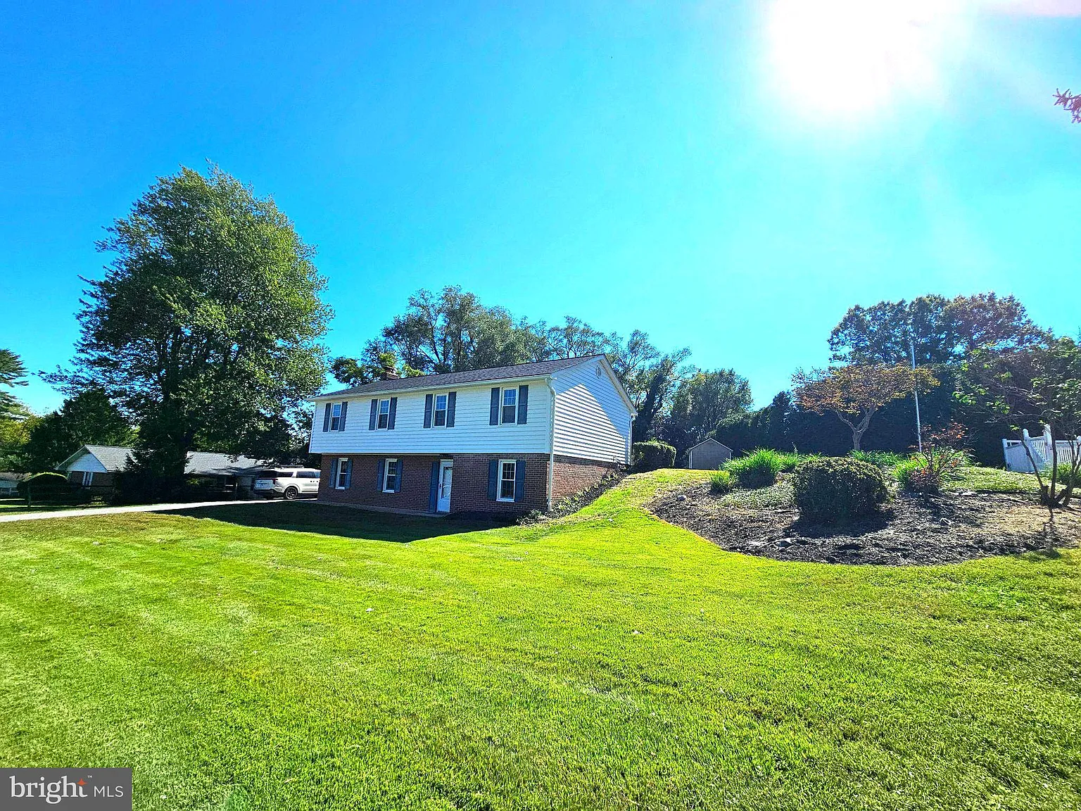 4 bed, 3.0 bath, 2218 sqft, $3,950 — Photo 1
