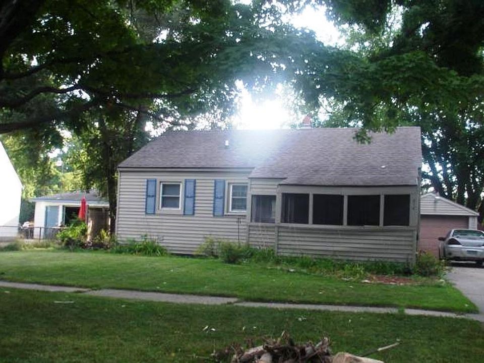 2nd image of 414 Ainsworth Cir