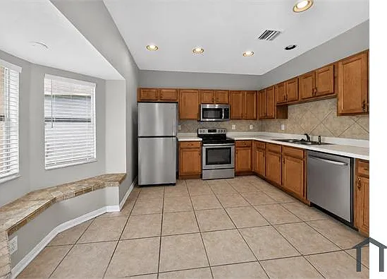 6641 Cambridge Park Dr — Photo 12