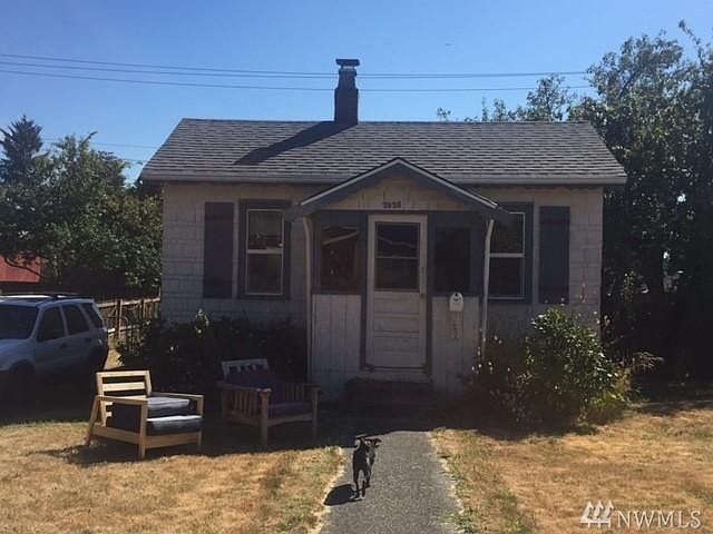 2nd image of 7926 34th Ave SW