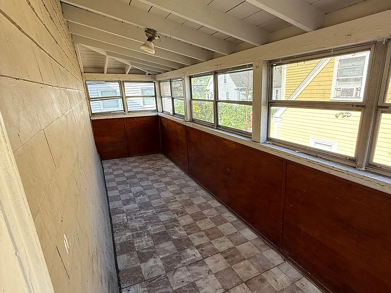 Willow Ave — Photo 21