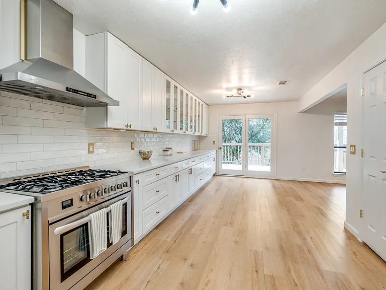 9130 Valley Chapel Ln — Photo 20
