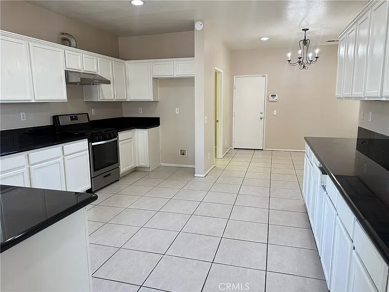 6569 Gladiola St — Photo 9