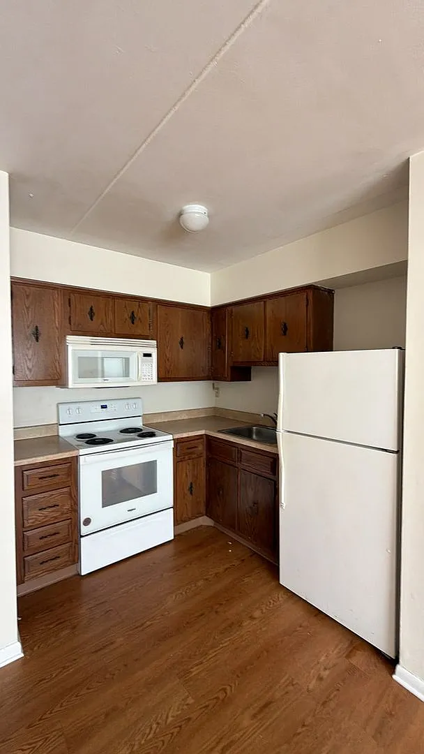 139 S State Rd Upper Darby, PA 19082 — Photo 1