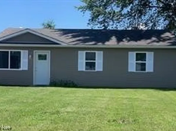 9906 Green Dr, Windham, OH 44288