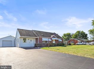 2762 Sunset Ln, York, PA 17408