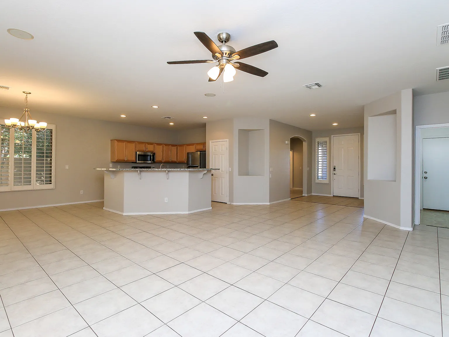 3 bed, 1715 sqft, $1,995 — Photo 2