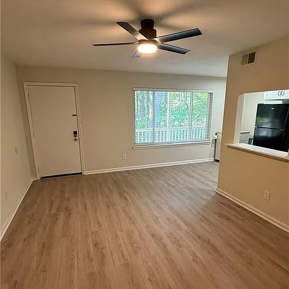 815 Sandy Ct — Photo 12