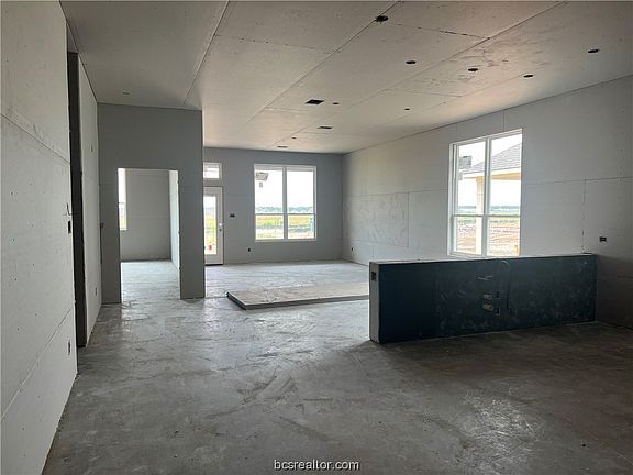2nd image of 6208 Rockford Dr