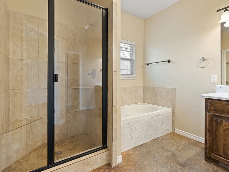 425 Nelson St — Photo 20