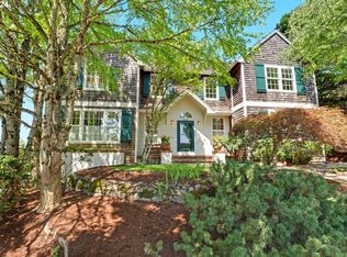 2427 NW Pinnacle Dr, Portland, OR 97229