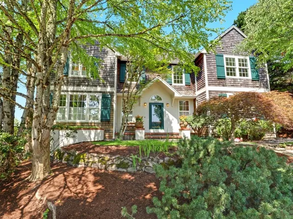 2427 NW Pinnacle Dr, Portland, OR 97229