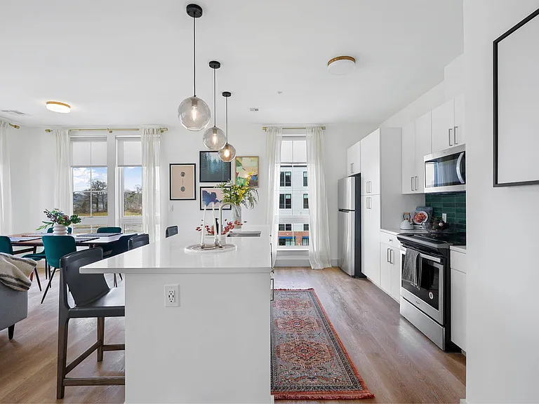 Emerson — Photo 16