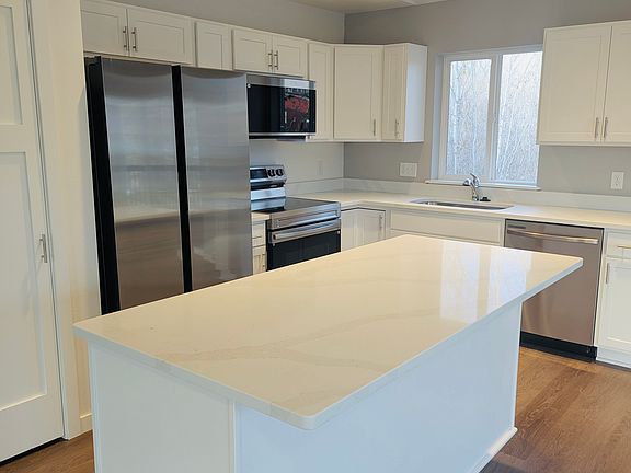 3rd image of 132-134 Chalet Dr #132
