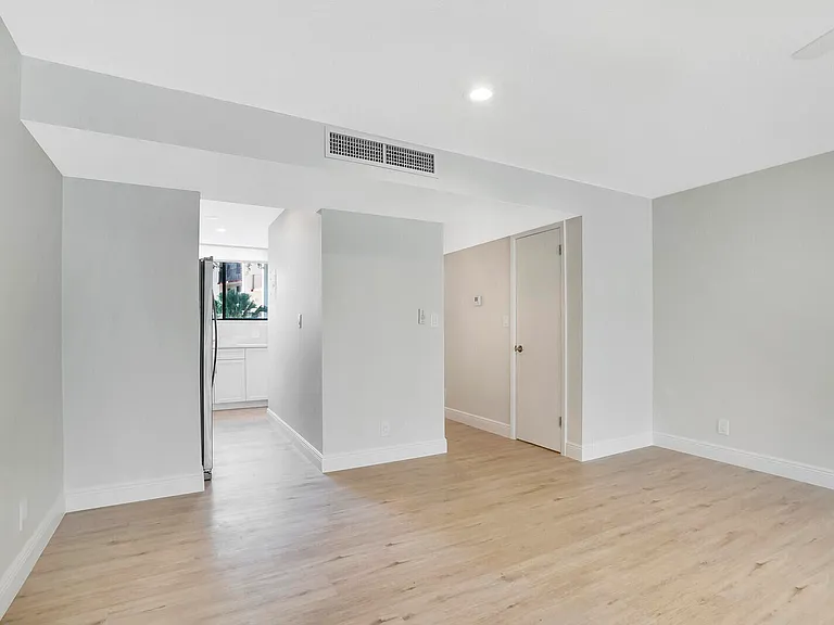 4373 Trevi Ct — Photo 9