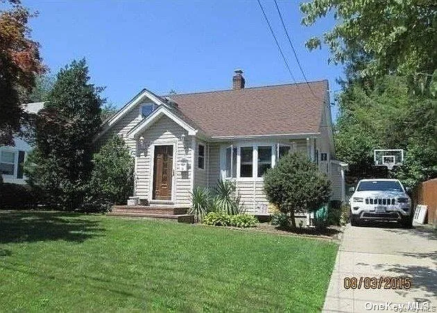 6 Dawes Ave — Photo 1