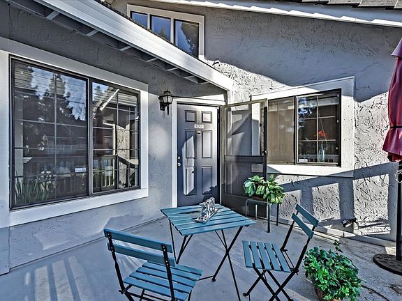 3rd image of 2835 Buena Knoll Ct