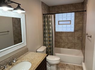 74 Village Ct APT 4, Ortonville, MI