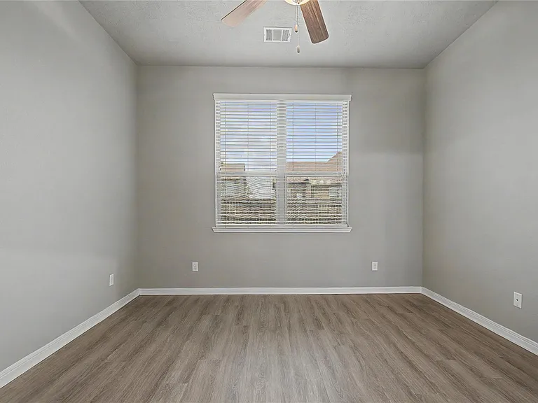 2134 Markley Dr — Photo 13