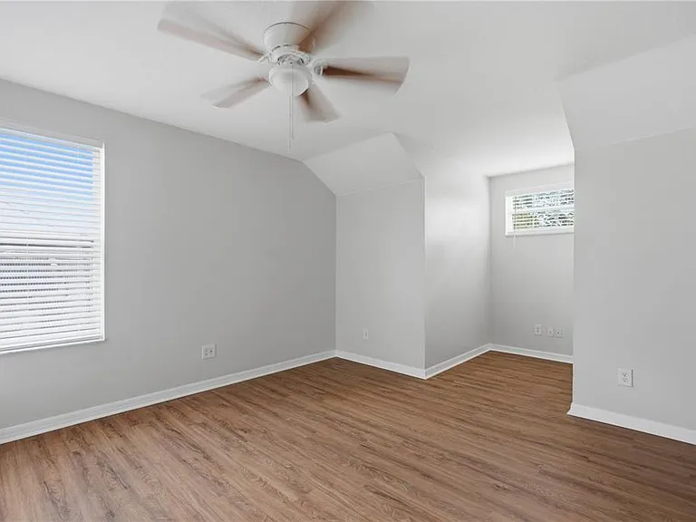 10215 Lakeside Vista Dr — Photo 25