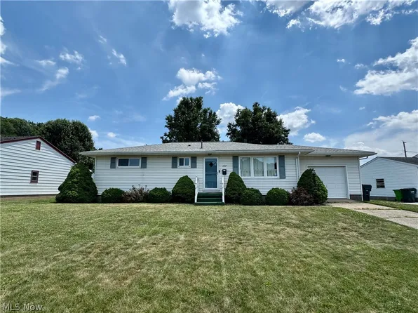 1337 Canoe Ln, Coshocton, OH 43812