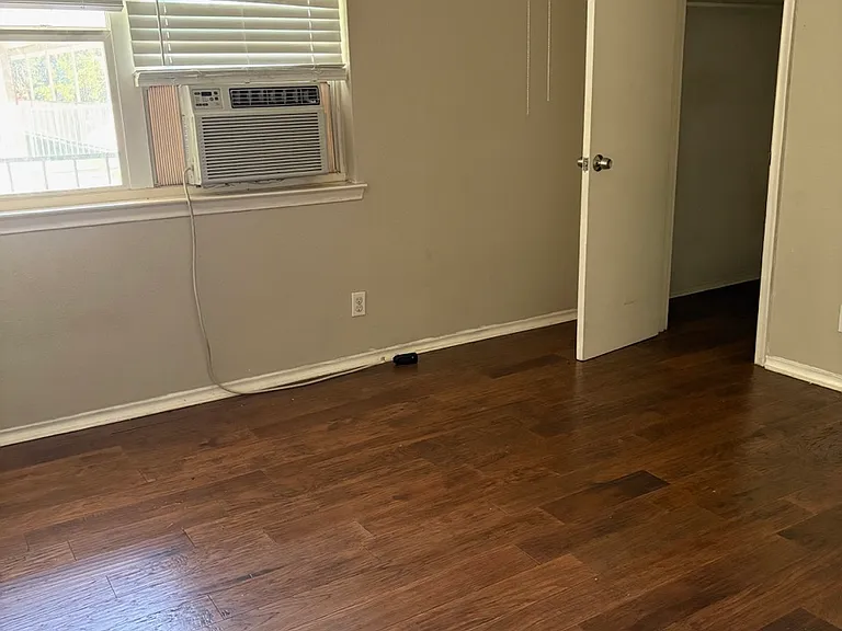 2206 W Hickory St #4 — Photo 7