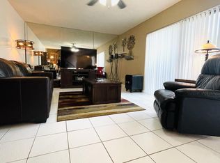 2558 Lakeview Ct, Cooper City, FL 33026