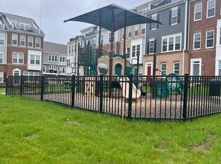 10840 Cedar Ave, Fairfax, VA 22030