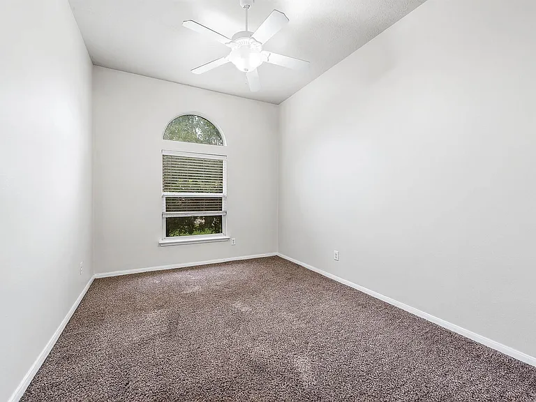 927 Hannah Falls Ln — Photo 19