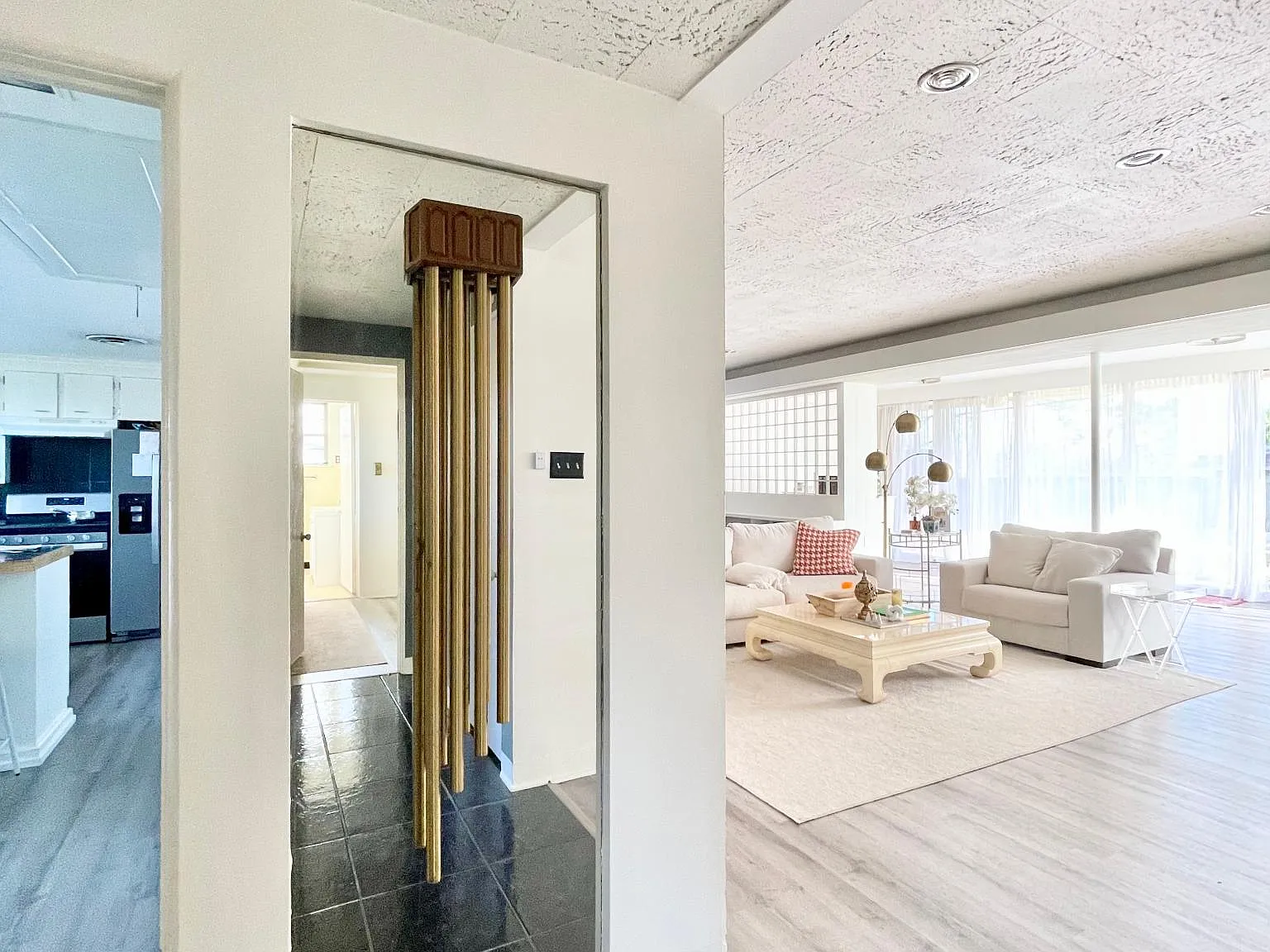 2 bed, 1.5 bath, 1700 sqft, $1,595 — Photo 4
