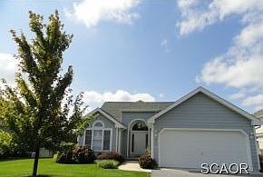 1st image of 379 Lakeside Dr