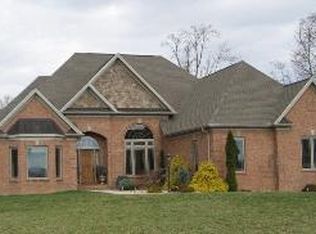 8136 River Course Dr, Radford, VA 24141