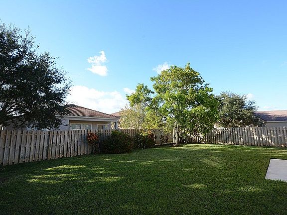 3rd image of 1146 NW 132nd Ave