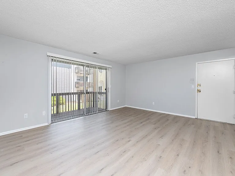 Meadowood Apartments — Photo 14