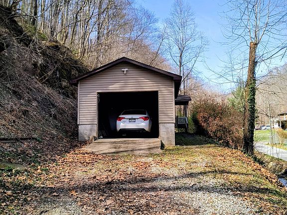 5th image of 277 Dupont Rd