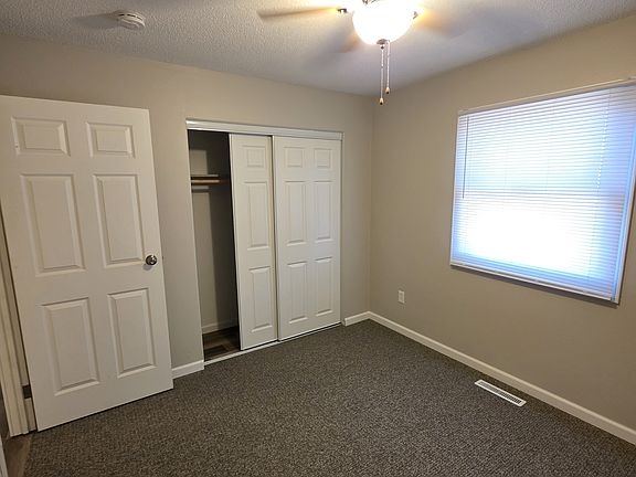 5th image of 301 W 15th St APT C4
