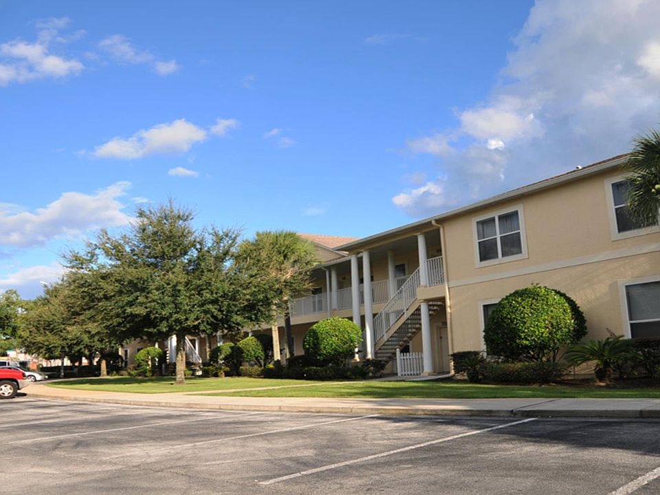 1st image of 3132 Sun Lake Ct APT A