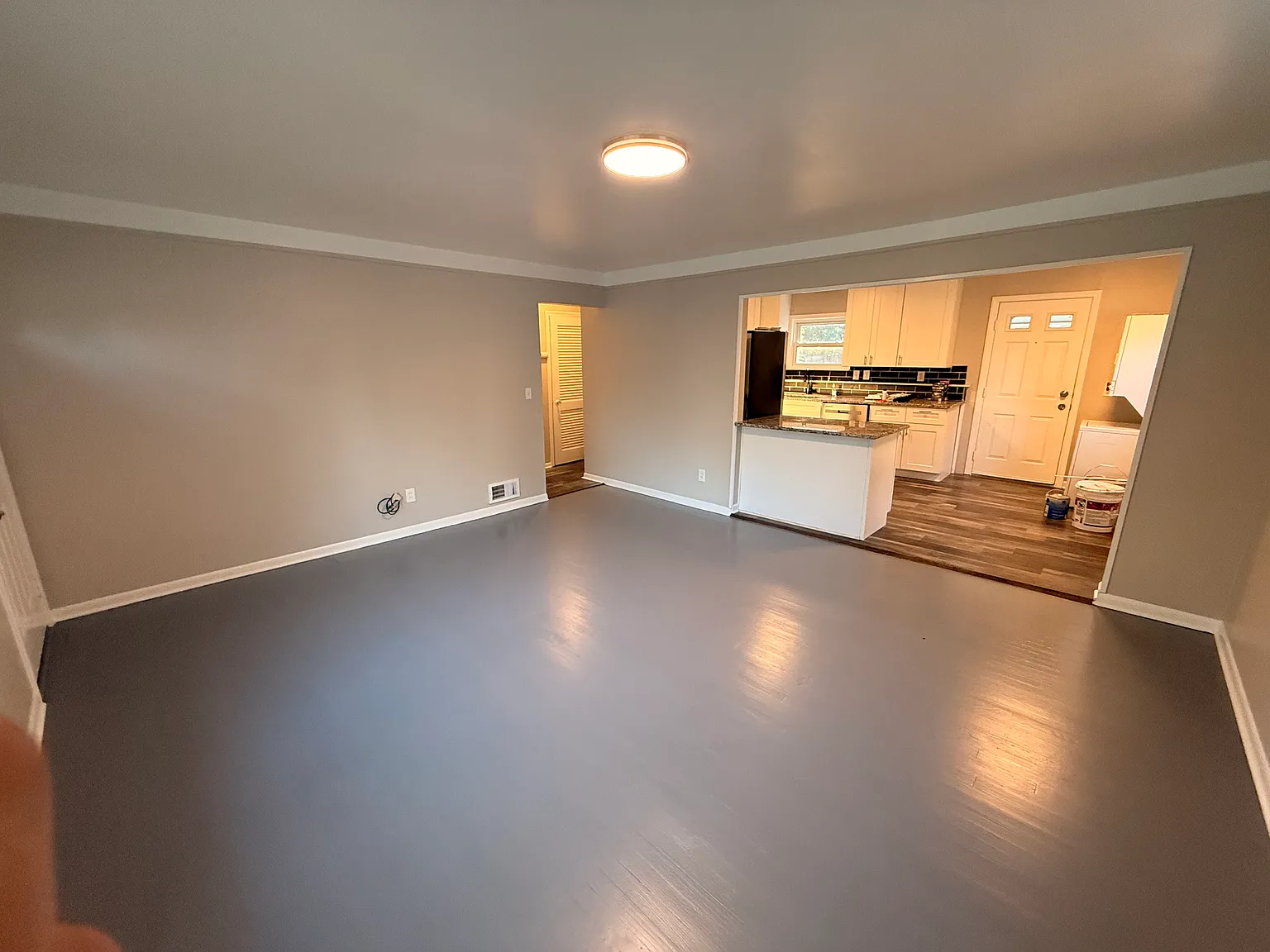 3 bed, 988 sqft, $1,450 — Photo 2