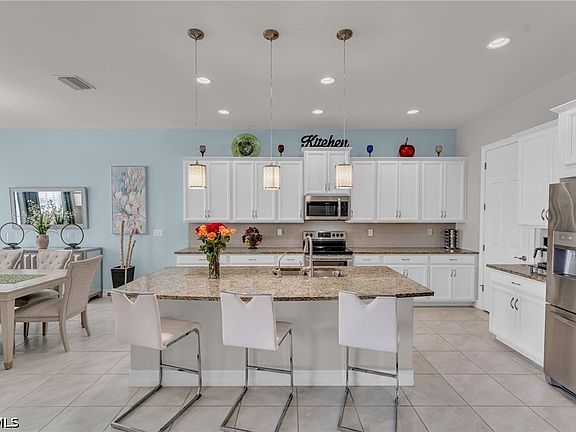 4th image of 3596 Avenida Del Vera