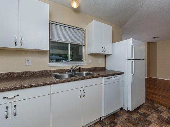 5th image of 103 Wakefield Dr